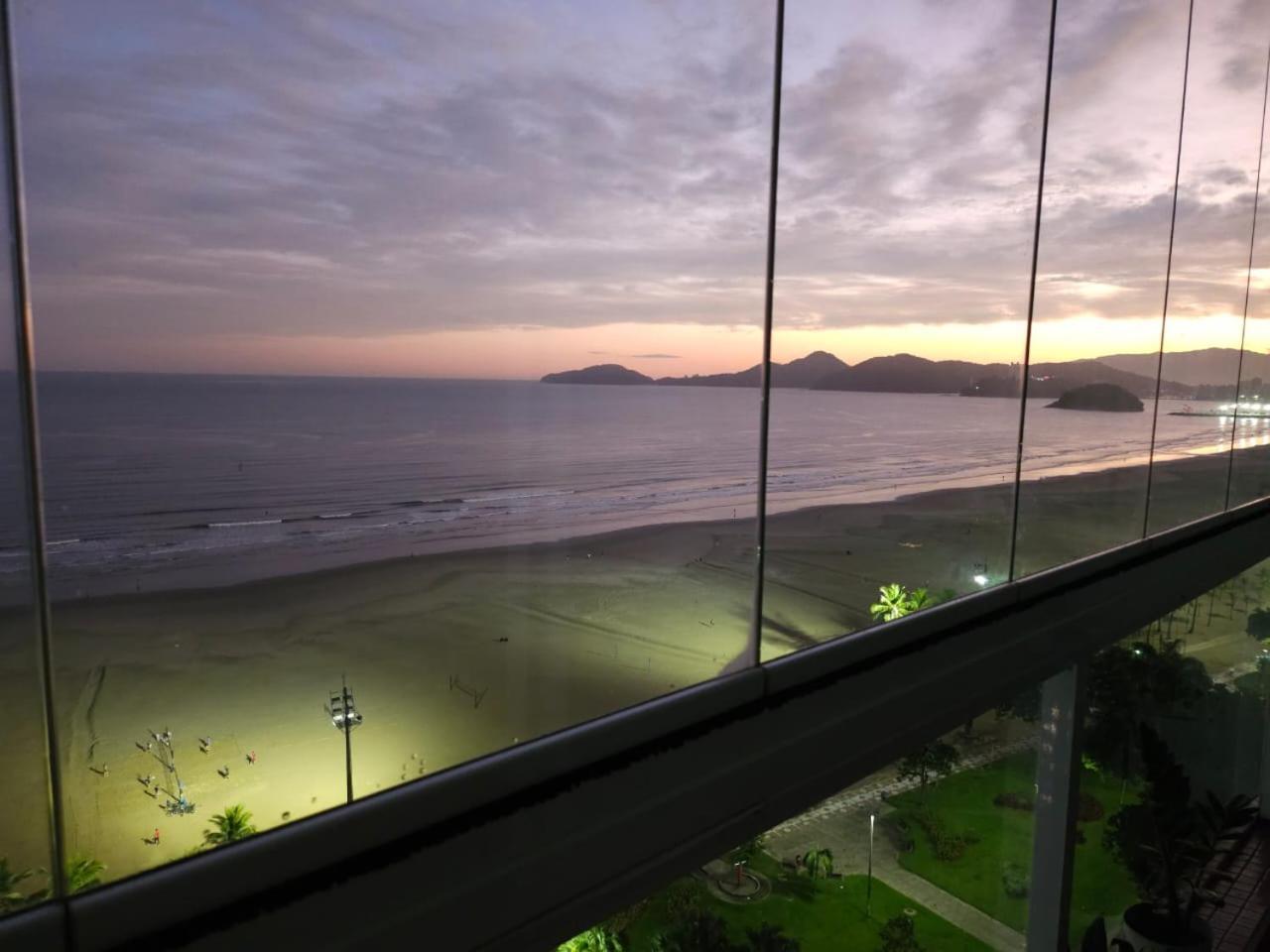 Apartamentos Na Praia Do Gonzaga Frente Mar Com Estacionamento Santos  Exterior photo